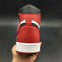 HypeYourBeast Air Jordan 1 Retro High OG 'Chicago' 4 HypeYourBeast Air Jordan 1 Retro High OG 'Chicago'