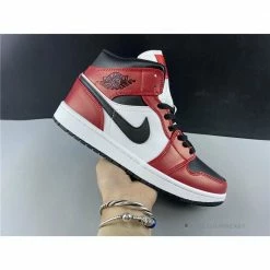 Hypeyourbeast Air Jordan 1 Mid 'Chicago'