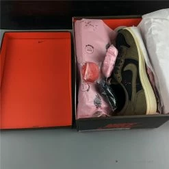 Hypeyourbeast Travis Scott X Air Jordan 1 Low 'Mocha'