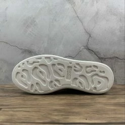 HypeYourBeast A. Mcqueen Alexander McQueen White / Orange 23 HypeYourBeast A. Mcqueen Alexander McQueen White / Orange