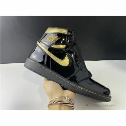 Hypeyourbeast Air Jordan 1 High 'Black Metallic Gold'