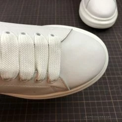 HypeYourBeast Alexander McQueen White / Navy 27 HypeYourBeast Alexander McQueen White / Navy