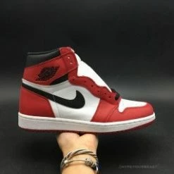 HypeYourBeast Air Jordan 1 Retro High OG 'Chicago' 24 HypeYourBeast Air Jordan 1 Retro High OG 'Chicago'