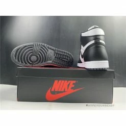Hypeyourbeast Air Jordan 1 Retro High OG 'Black White' 22 Hypeyourbeast Air Jordan 1 Retro High OG 'Black White'