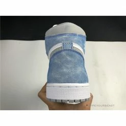 Hypeyourbeast Air Jordan 1 High 'Hyper Royal'