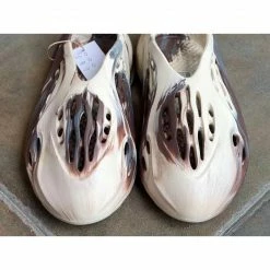 HypeYourBeast Adidas Yeezy Foam RUNNER MX 'Cream Clay'