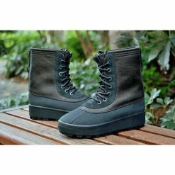 Hypeyourbeast Adidas Yeezy 950 Black
