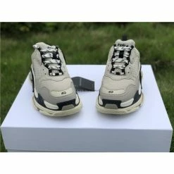 Hypeyourbeast BCG Triple S Vanille Balenciaga