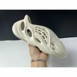 Hypeyourbeast Yeezy Foam Runner Sand 18 Hypeyourbeast Yeezy Foam Runner Sand