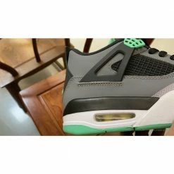 Hypeyourbeast Air Jordan 4 Retro 'Green Glow' 21 Hypeyourbeast Air Jordan 4 Retro 'Green Glow'