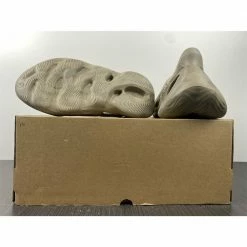 Hypeyourbeast Yeezy Foam Runner Beige