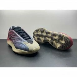 Hypeyourbeast Adidas Yeezy 700 V3 'Fade Carbon'