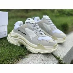 Hypeyourbeast BCG Triple S Sneakers Cream / White Balenciaga