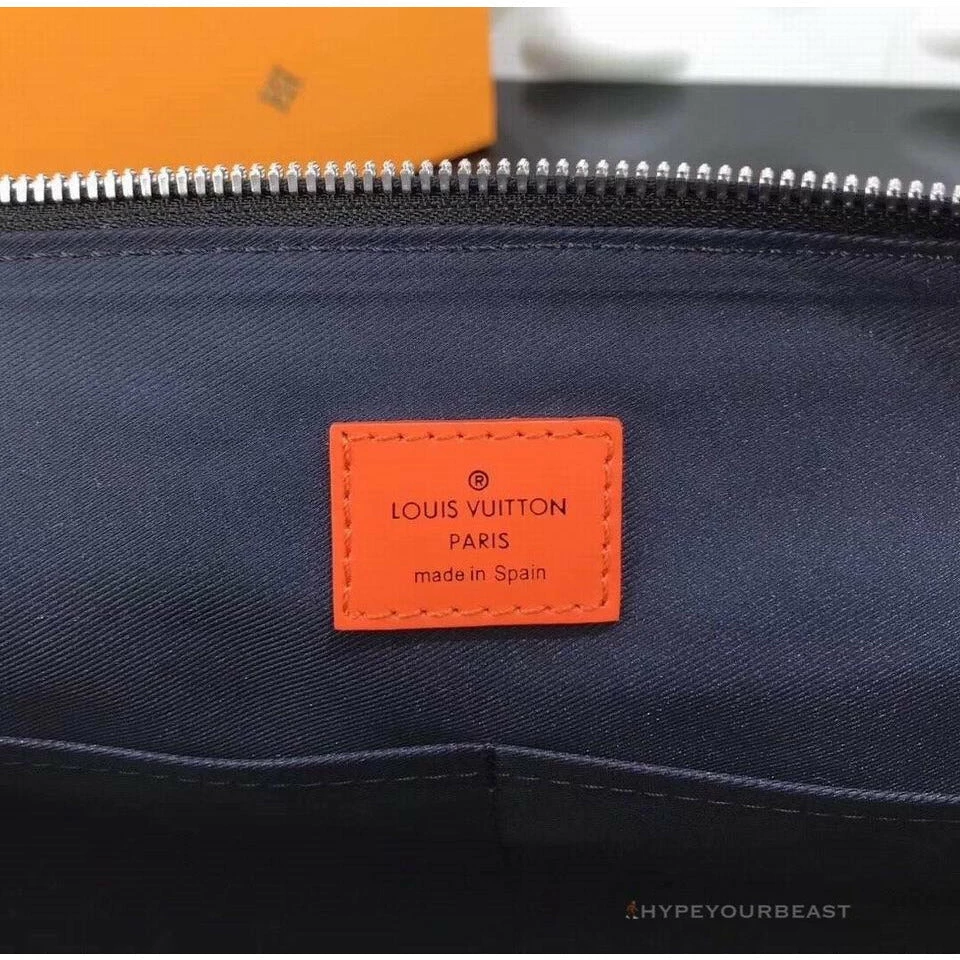 Hypeyourbeast DAMIER COBALT RACE DISCOVERY MESSENGER PM 7 Hypeyourbeast DAMIER COBALT RACE DISCOVERY MESSENGER PM