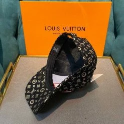 Hypeyourbeast Hats Supreme Hat Black