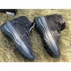 Hypeyourbeast Yeezy Season 6 Desert Rat Boot Black 10 Hypeyourbeast Yeezy Season 6 Desert Rat Boot Black