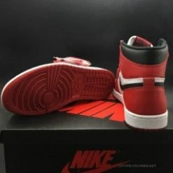 HypeYourBeast Air Jordan 1 Retro High OG 'Chicago' 35 HypeYourBeast Air Jordan 1 Retro High OG 'Chicago'