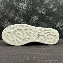 HypeYourBeast Alexander McQueen White / Navy 31 HypeYourBeast Alexander McQueen White / Navy