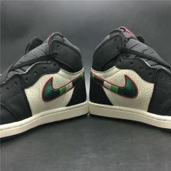Hypeyourbeast Air Jordan 1 Retro High Sports Illustrated (A Star Is Born) 40 Hypeyourbeast Air Jordan 1 Retro High Sports Illustrated (A Star Is Born)
