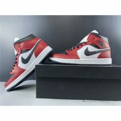 Hypeyourbeast Air Jordan 1 Mid 'Chicago'