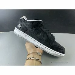 HypeYourBeast Nike SB Dunk Low Pro'Medicom Toy'
