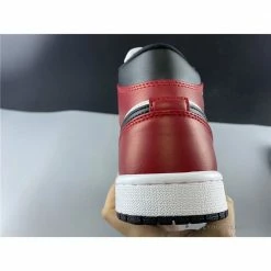 Hypeyourbeast Air Jordan 1 Mid 'Chicago'