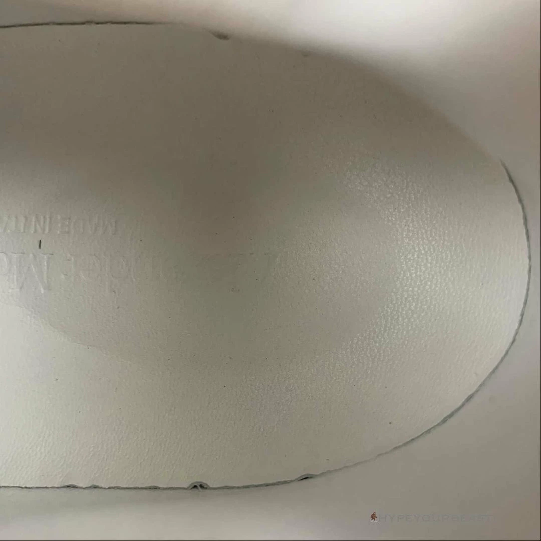 HypeYourBeast Alexander McQueen White / Grey A. Mcqueen 17 HypeYourBeast Alexander McQueen White / Grey A. Mcqueen
