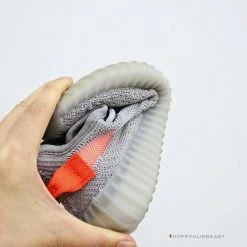 HypeYourBeast Adidas Yeezy Boost 350 V2 'Tail Light' (infant) 13 HypeYourBeast Adidas Yeezy Boost 350 V2 'Tail Light' (infant)